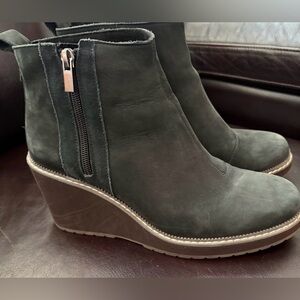 Toms Raven Black Wedge Booties